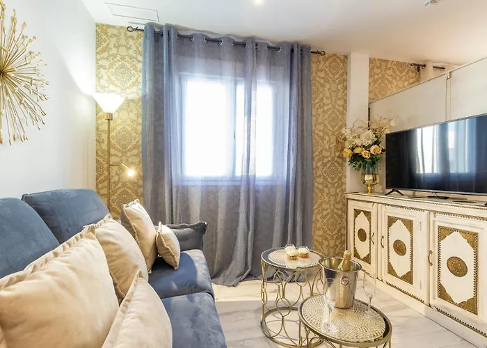Lovely Apartment In Sevilla With Kitchen