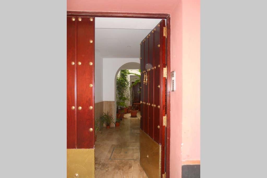 Cheap & Chic In The Center Of Apartment Seville