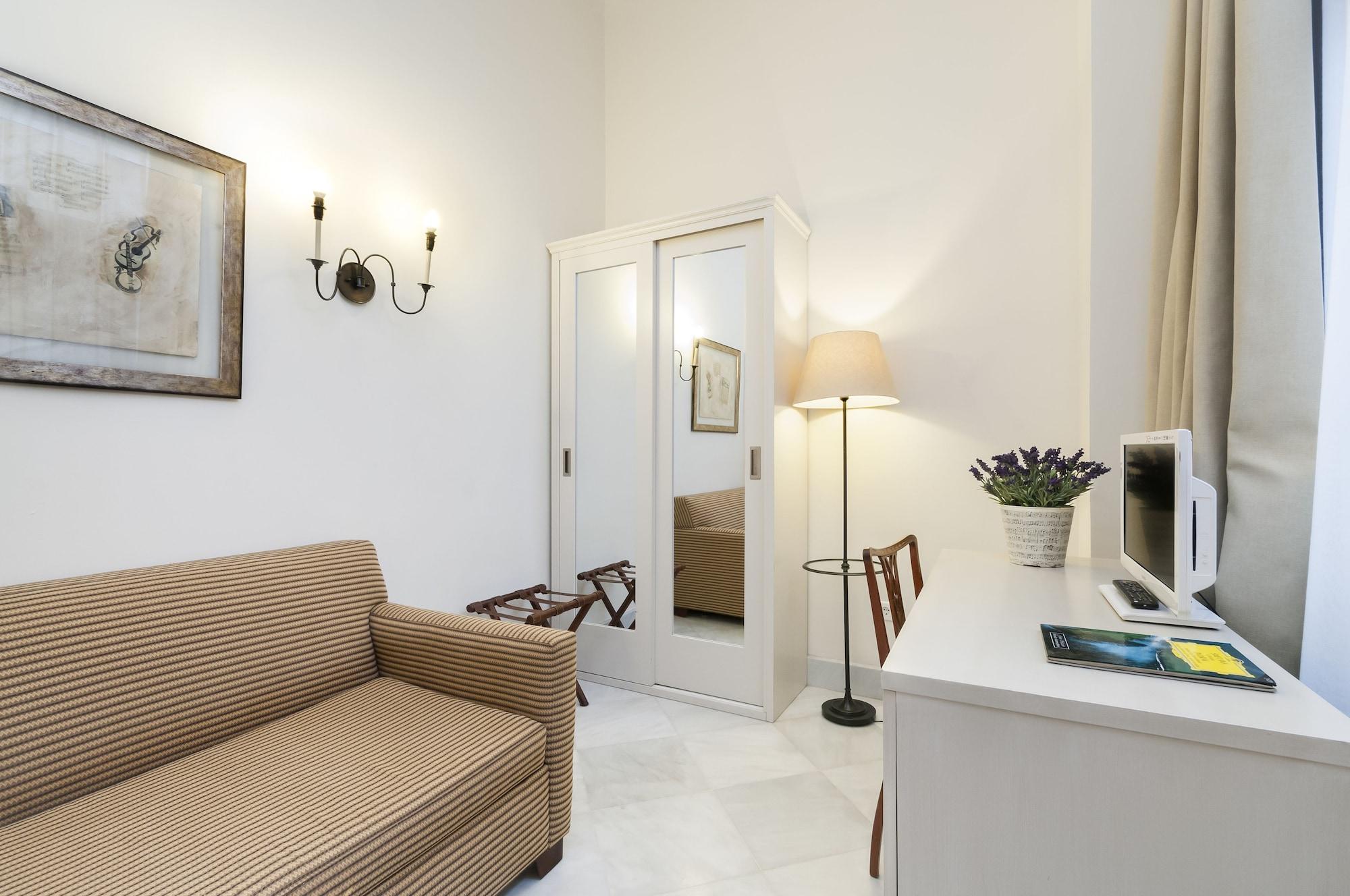 Amadeus Hotel
