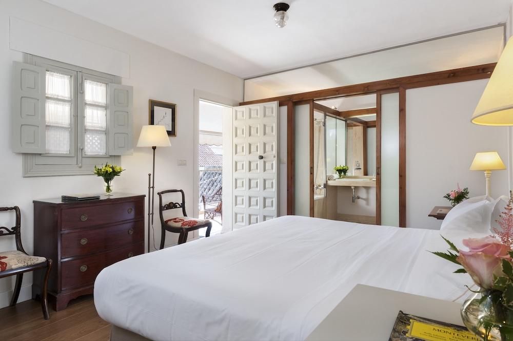 Amadeus Hotel