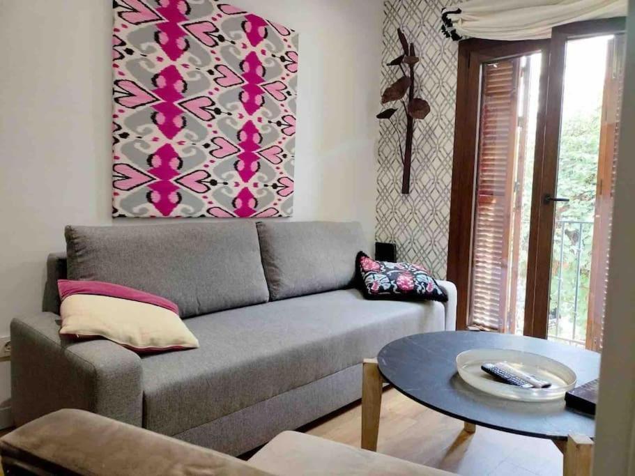 Modern & Apartment. Old Town. Private Parking *