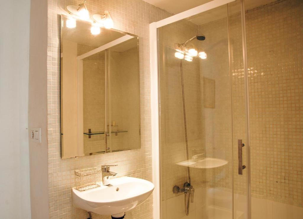Rentalsevilla Galera Apartment Seville