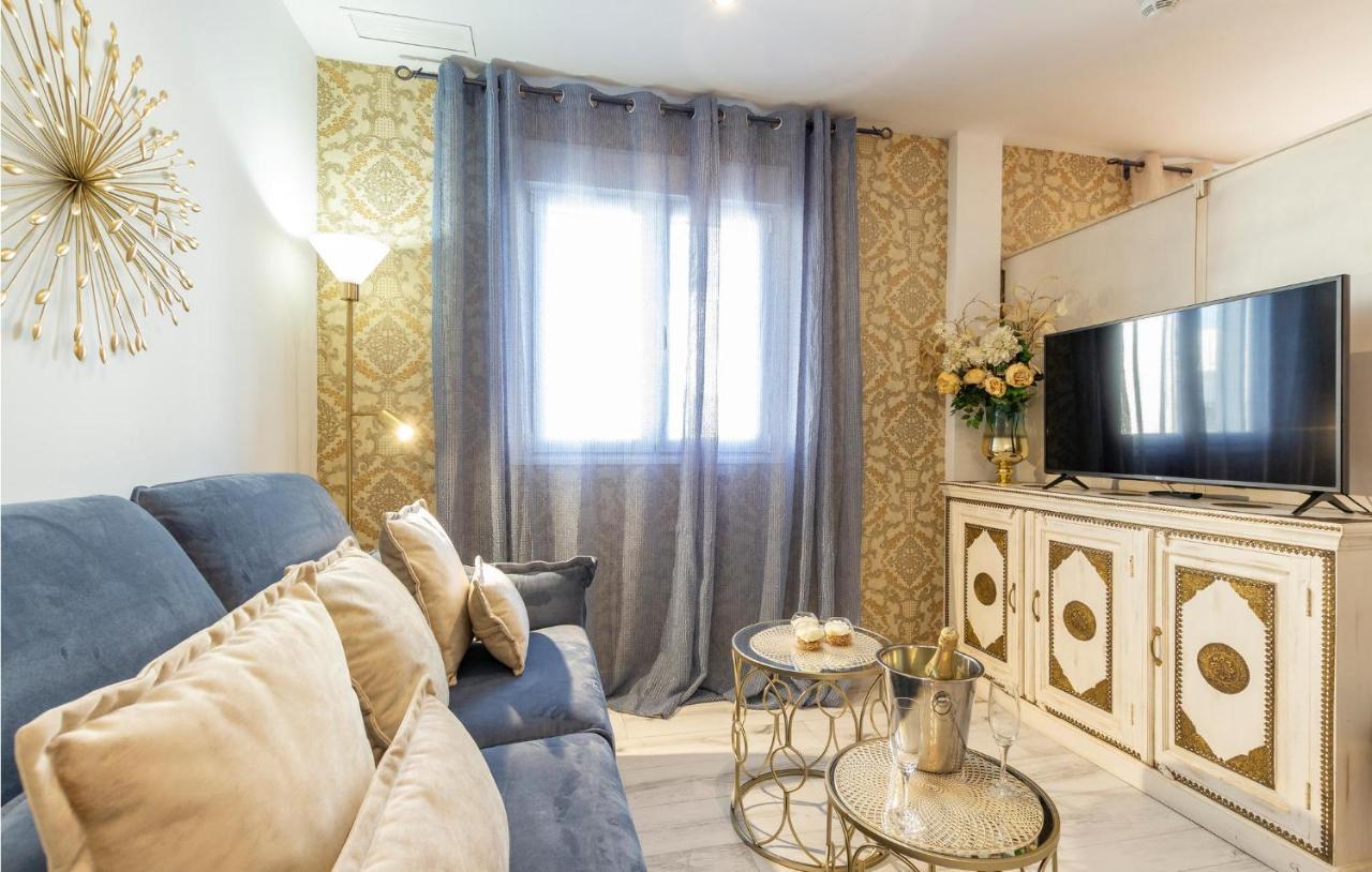 Lovely In With Kitchen Apartment