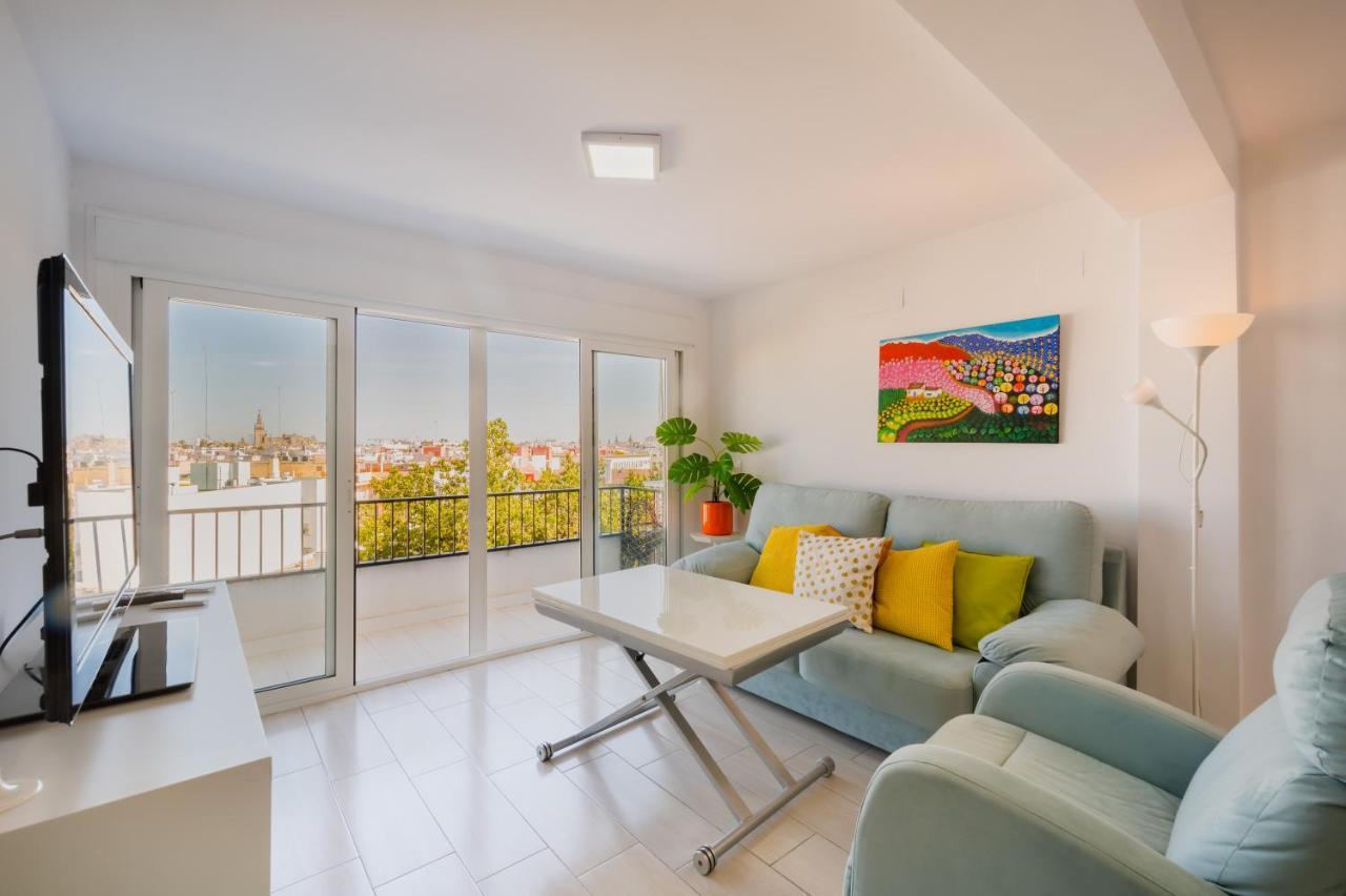 Wide And Colourful- 3bd 1bth- Triana * Seville