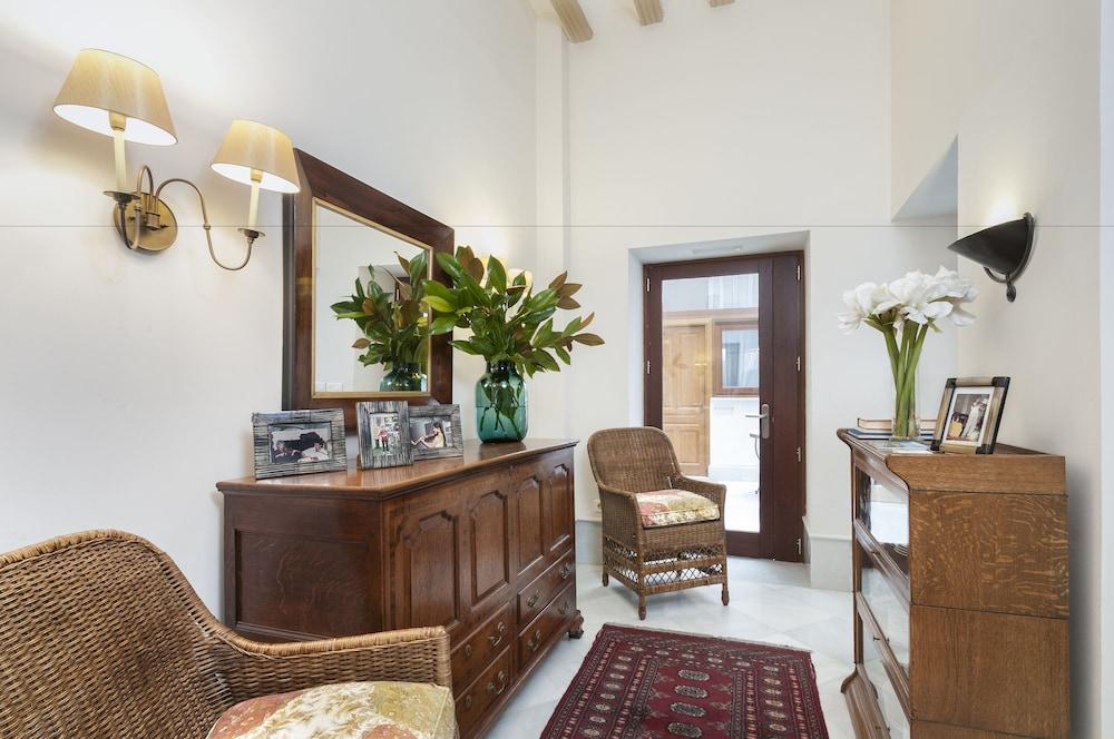 Amadeus Hotel Seville