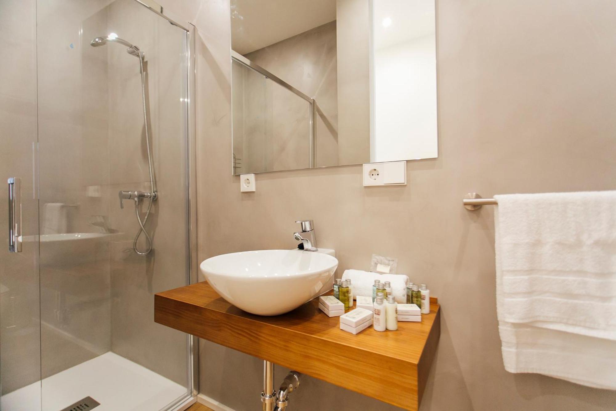 Cozy And Modern- 2bd 1bth - Setas