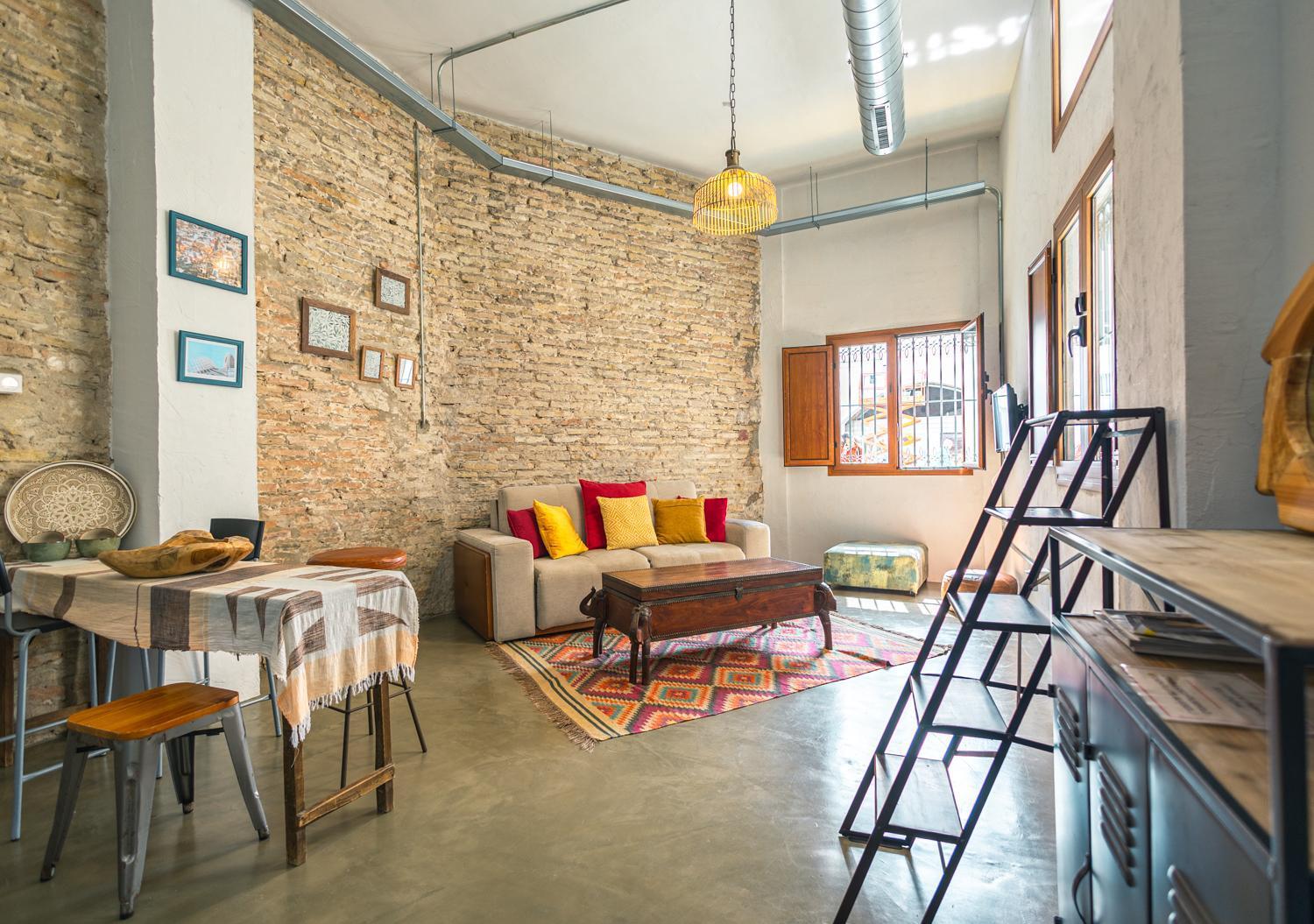 Apartment Loft-style Ground Floor Flat *