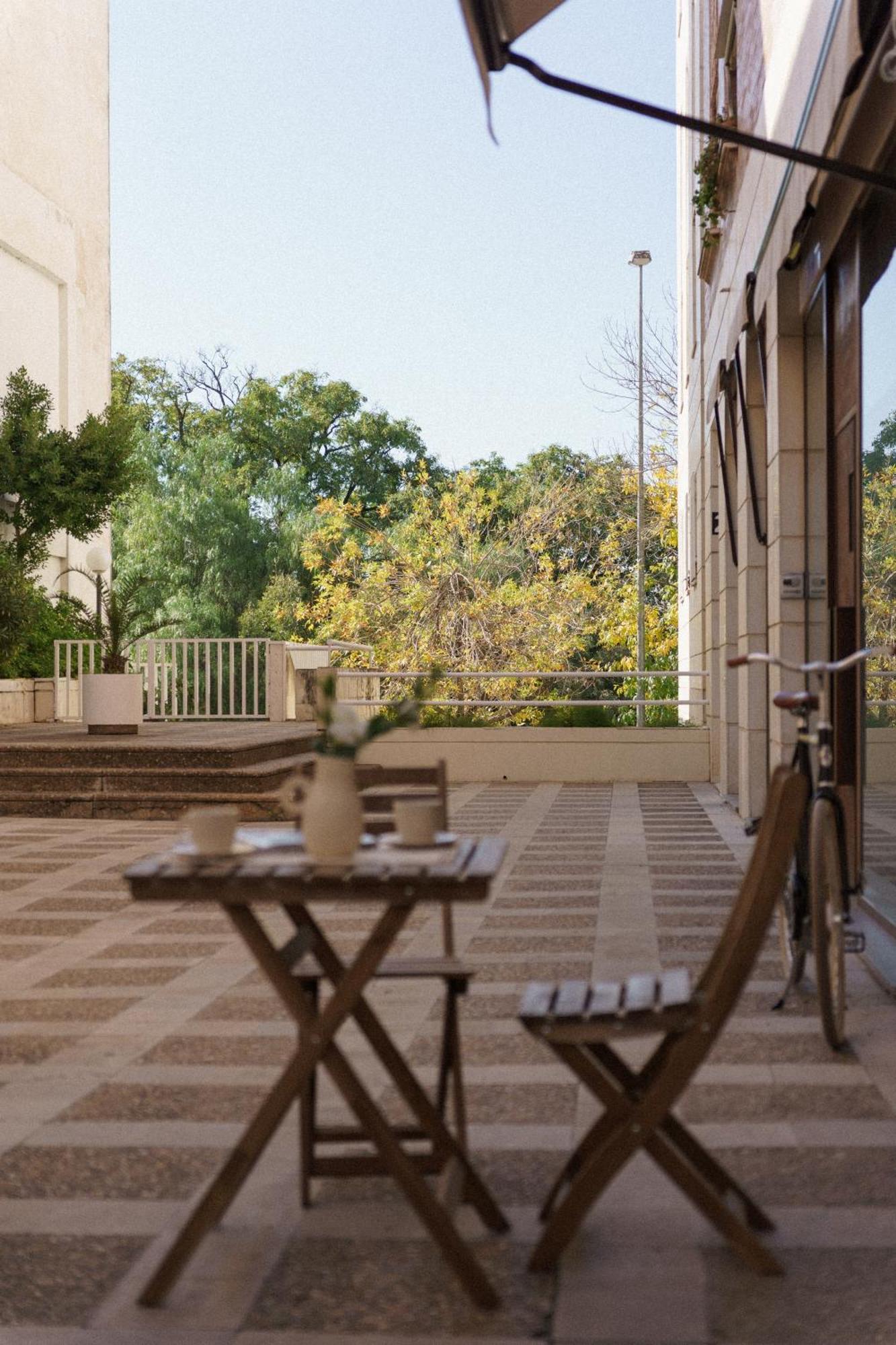 Luca Oliva Homes Riverside Apartment Seville