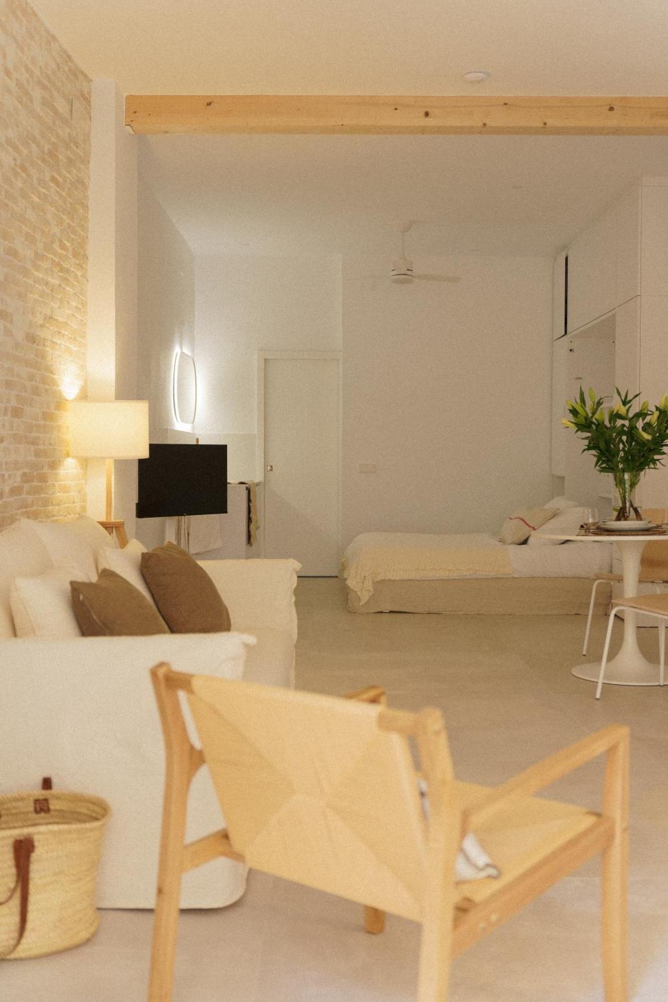 Luca Oliva Homes Riverside Apartment