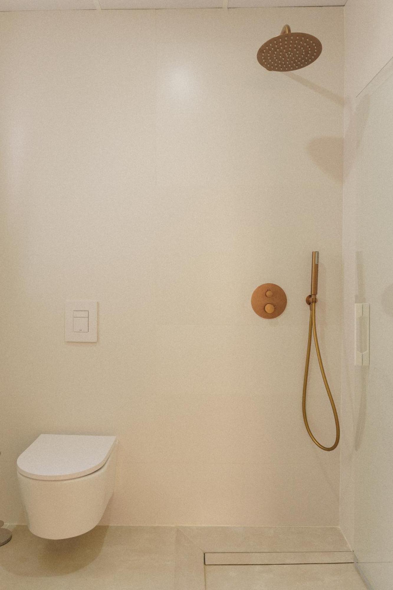 Luca Oliva Homes Riverside Apartment *