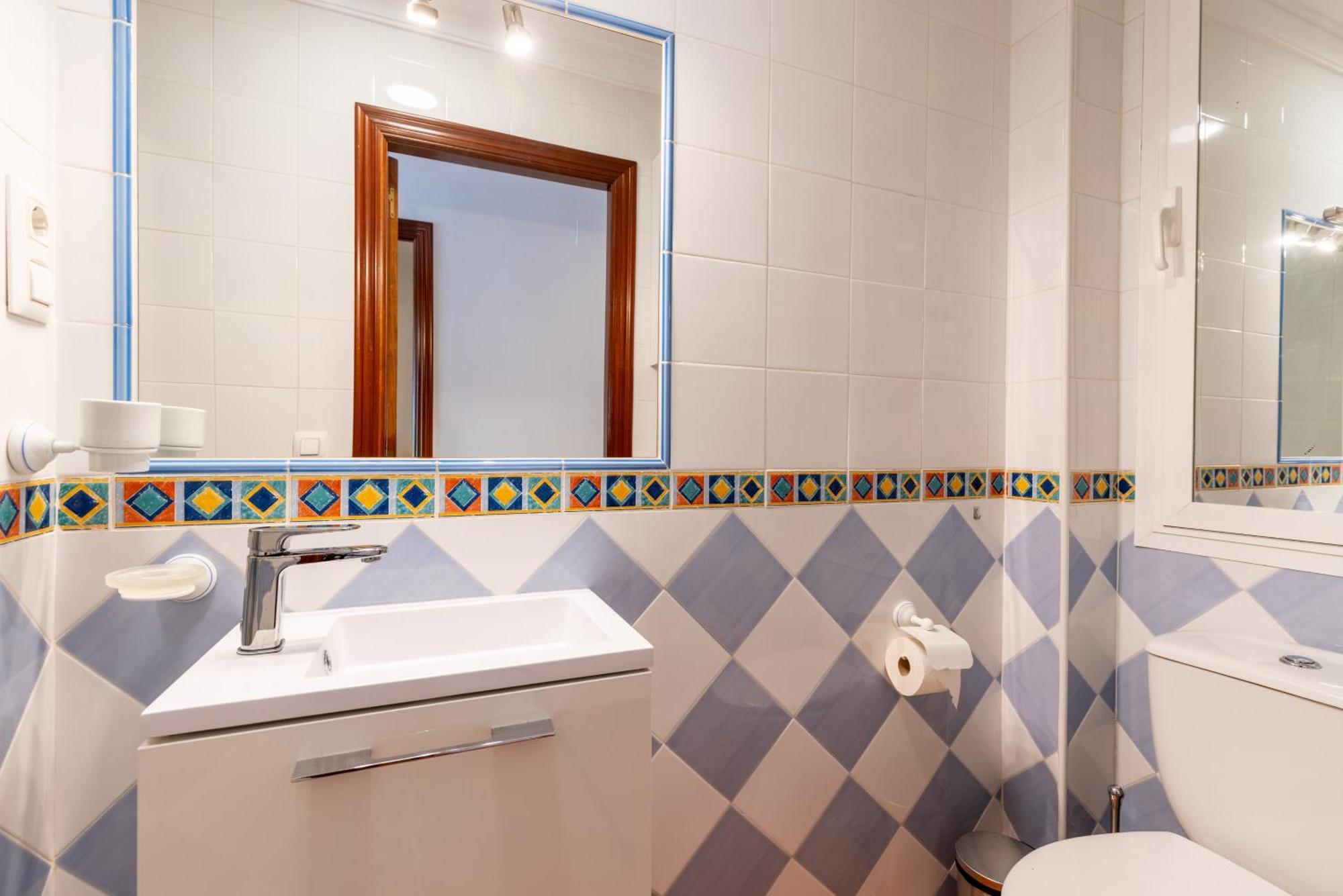 Bn Luminoso Familias En Excelente Ubicacion Apartment Seville