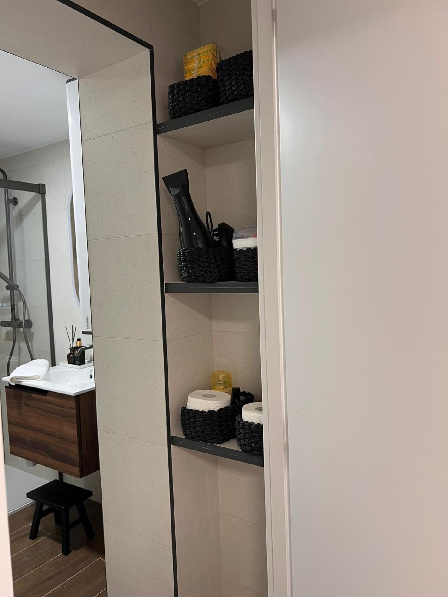 Manzana Apartment *
