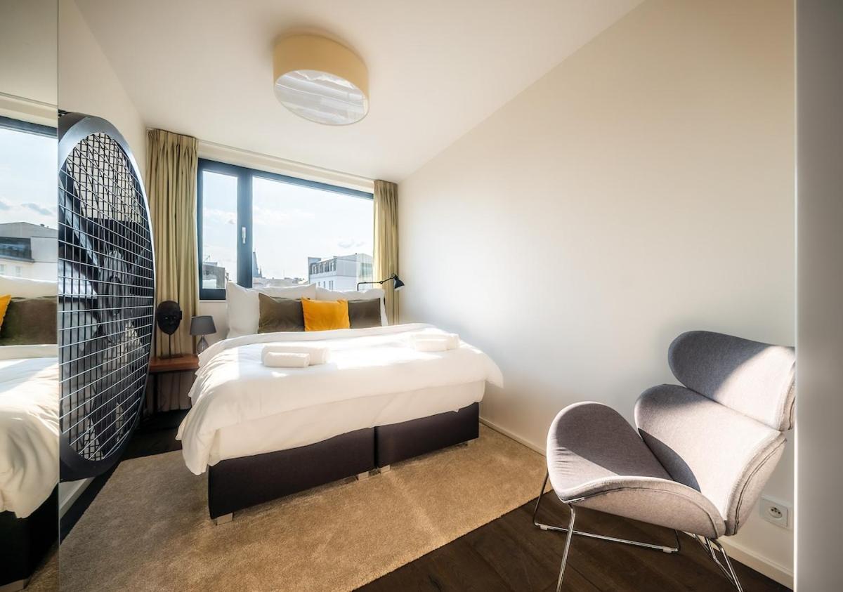 4 Bedrooms Casco Antiguo Apartment