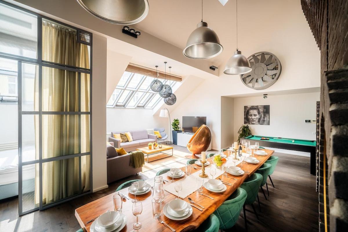 4 Bedrooms Casco Antiguo *