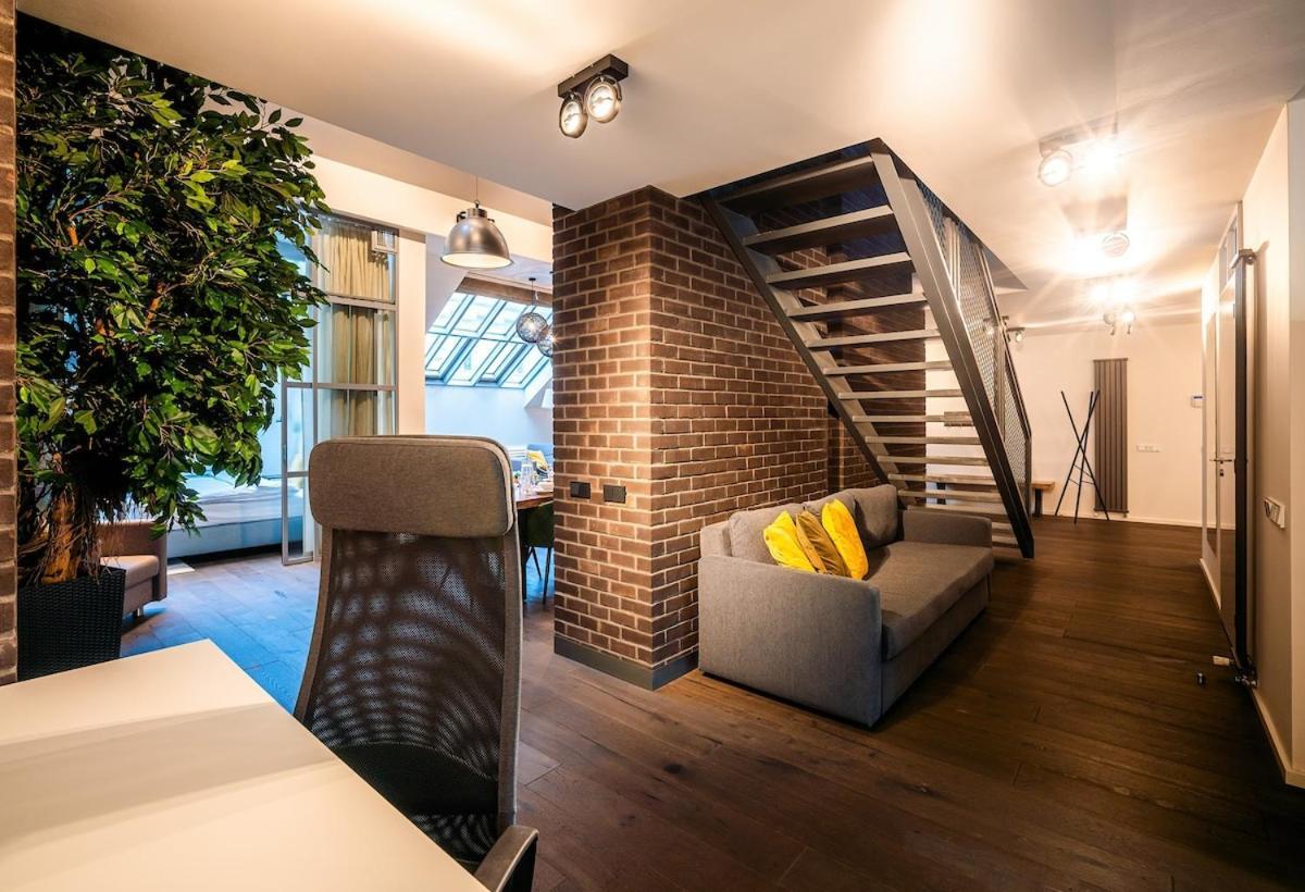 4 Bedrooms Casco Antiguo *