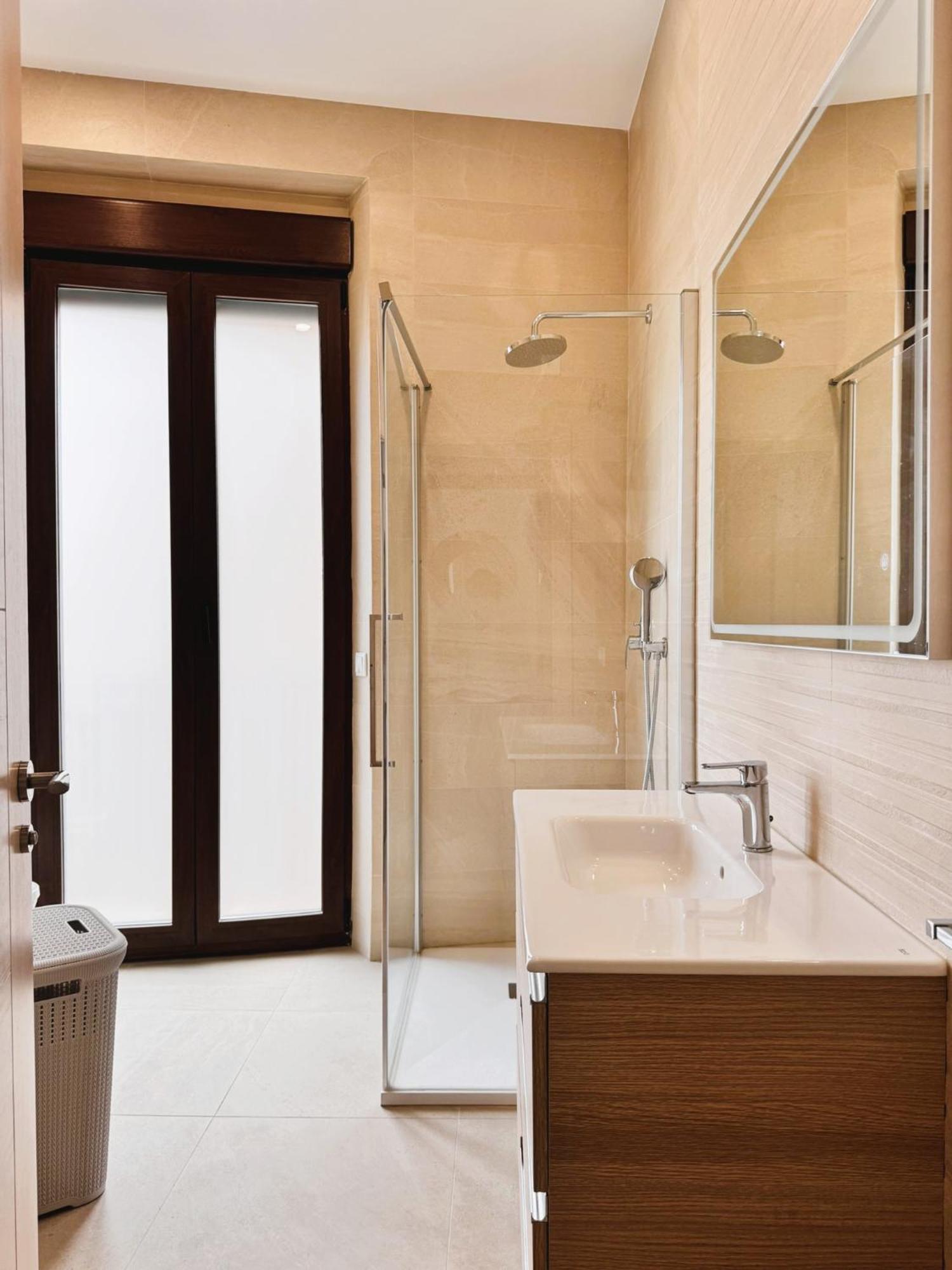 B Elegant & With Unique Views * Seville
