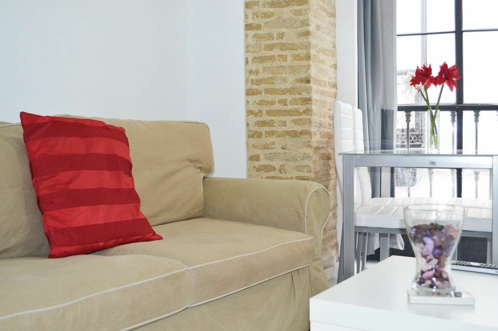 Reservaloen Mariano De Cavia Apartment