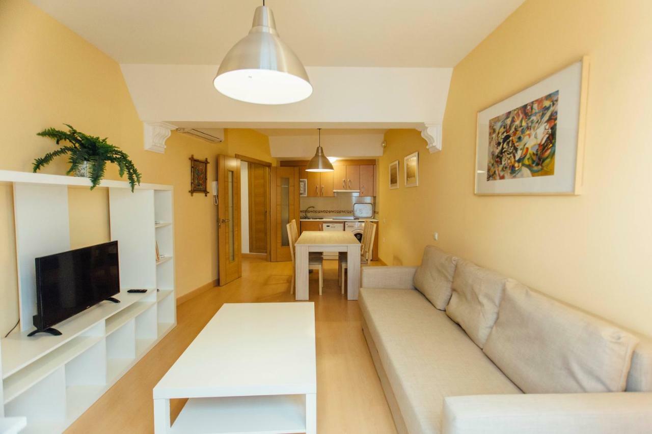 Bright And Wide 1bd 2bth- Jose Gestoso Apartment