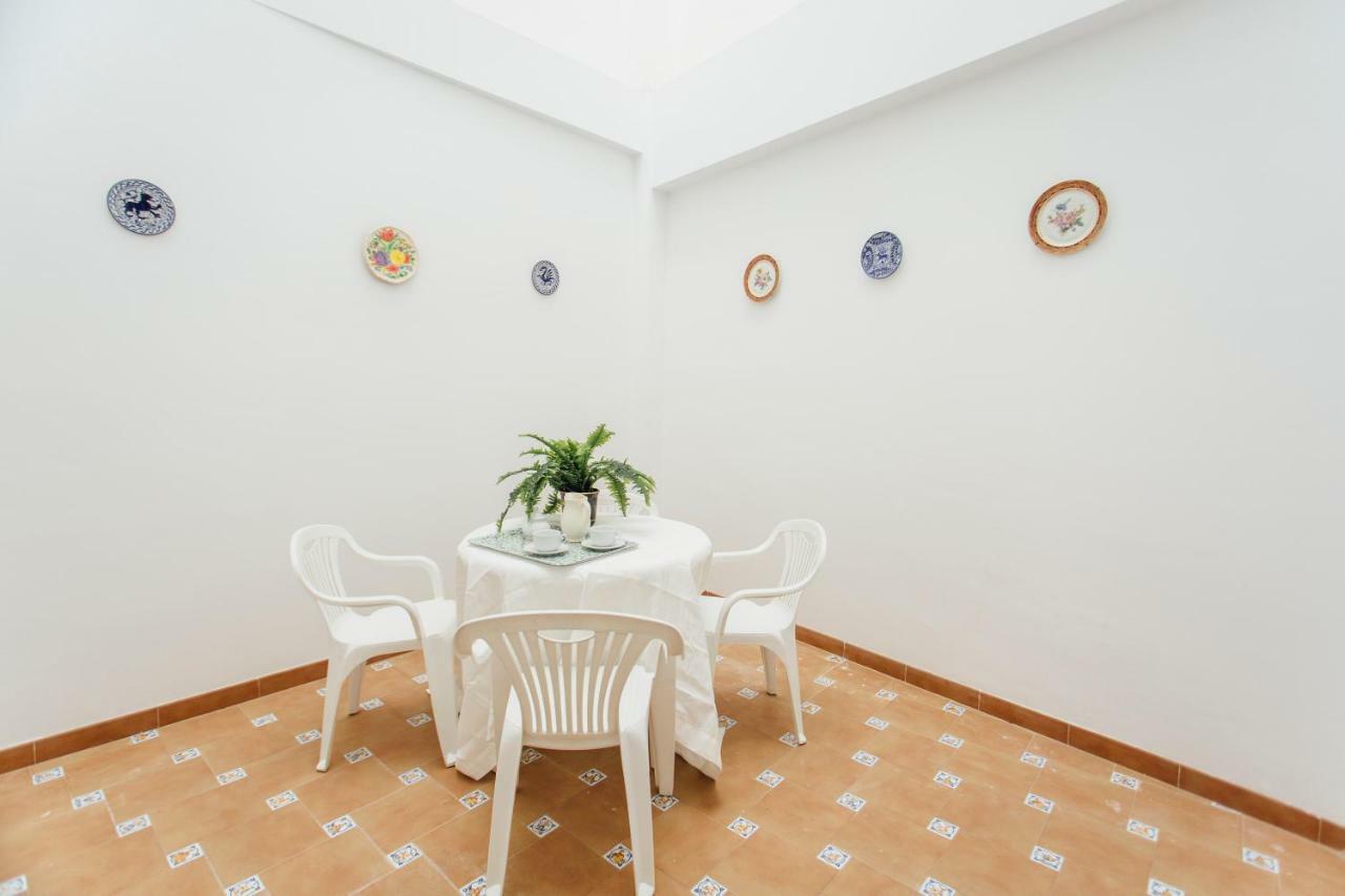 Bright And Wide 1bd 2bth- Jose Gestoso