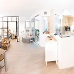 Monkeys Apartments La Artista