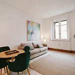 Bright And Cozy-1Bd 1Bth & 2Bd 1Bth- La Giralda