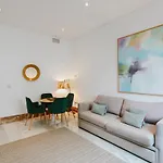 Bright And Cozy-1Bd 1Bth & 2Bd 1Bth- La Giralda