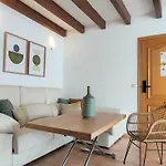Hostly Sierpes 3 Renewed Families-Fibre-Parking Optional