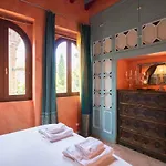 Oriental Apartment Gardens Views 2 Pax