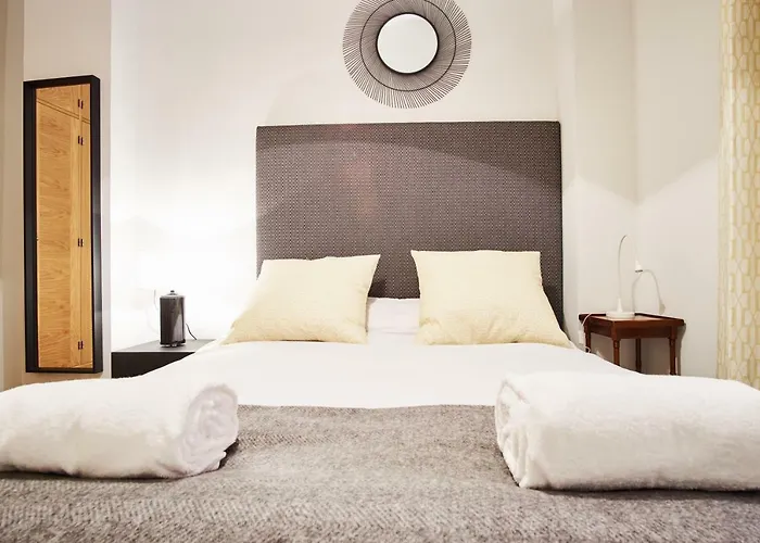 Arenal Carreteria Deluxe Suites By Valcambre