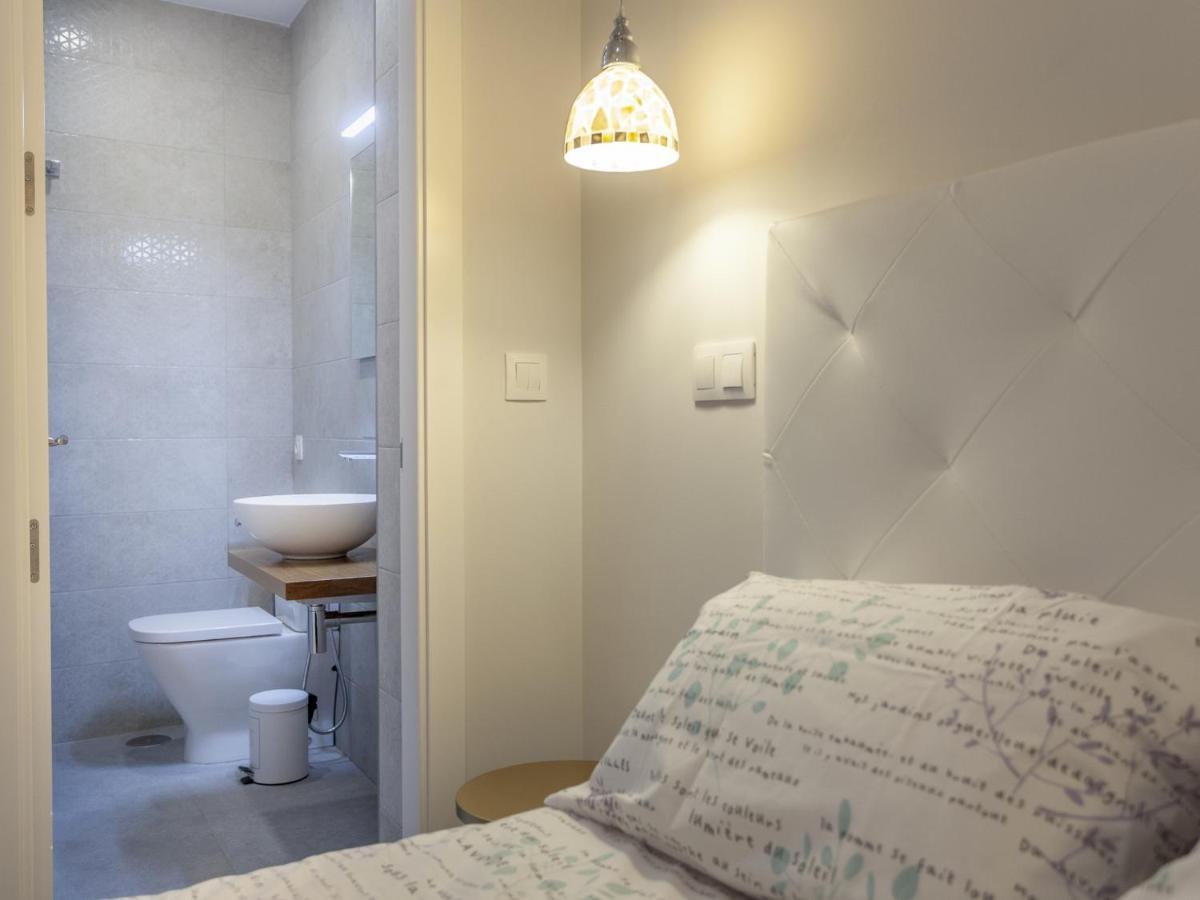 Rd Aparcamiento Incluido Triana Luminoso Comodo 2bd 2bth Apartment