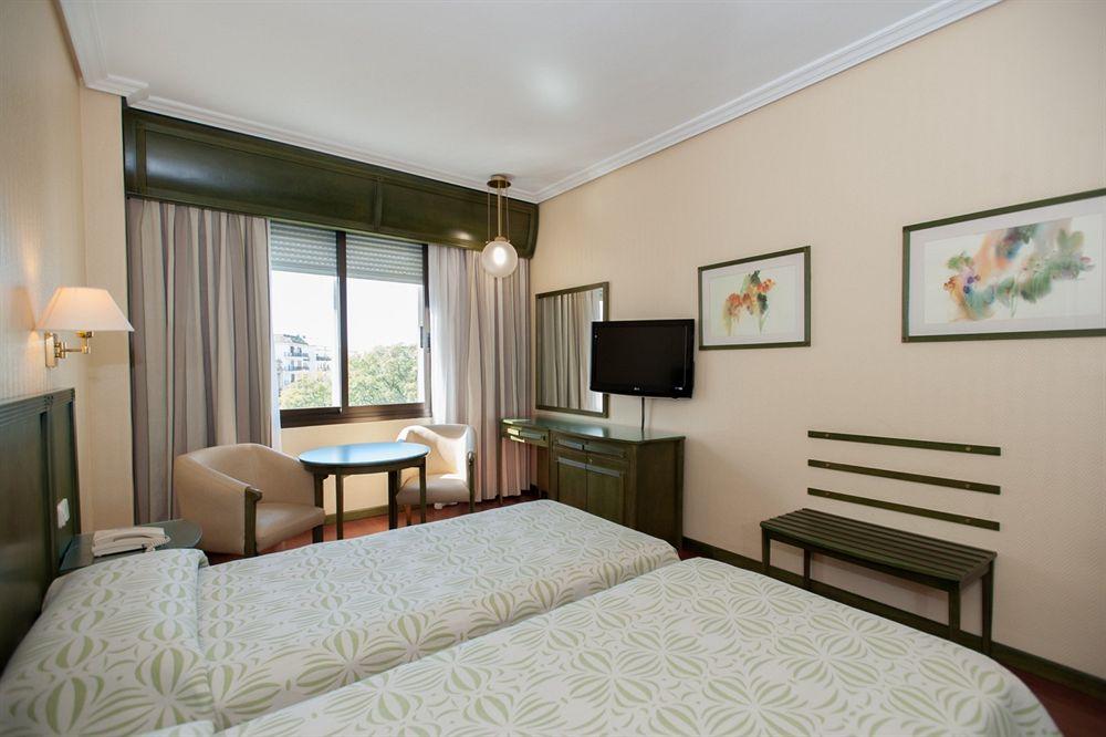 America 4* Seville