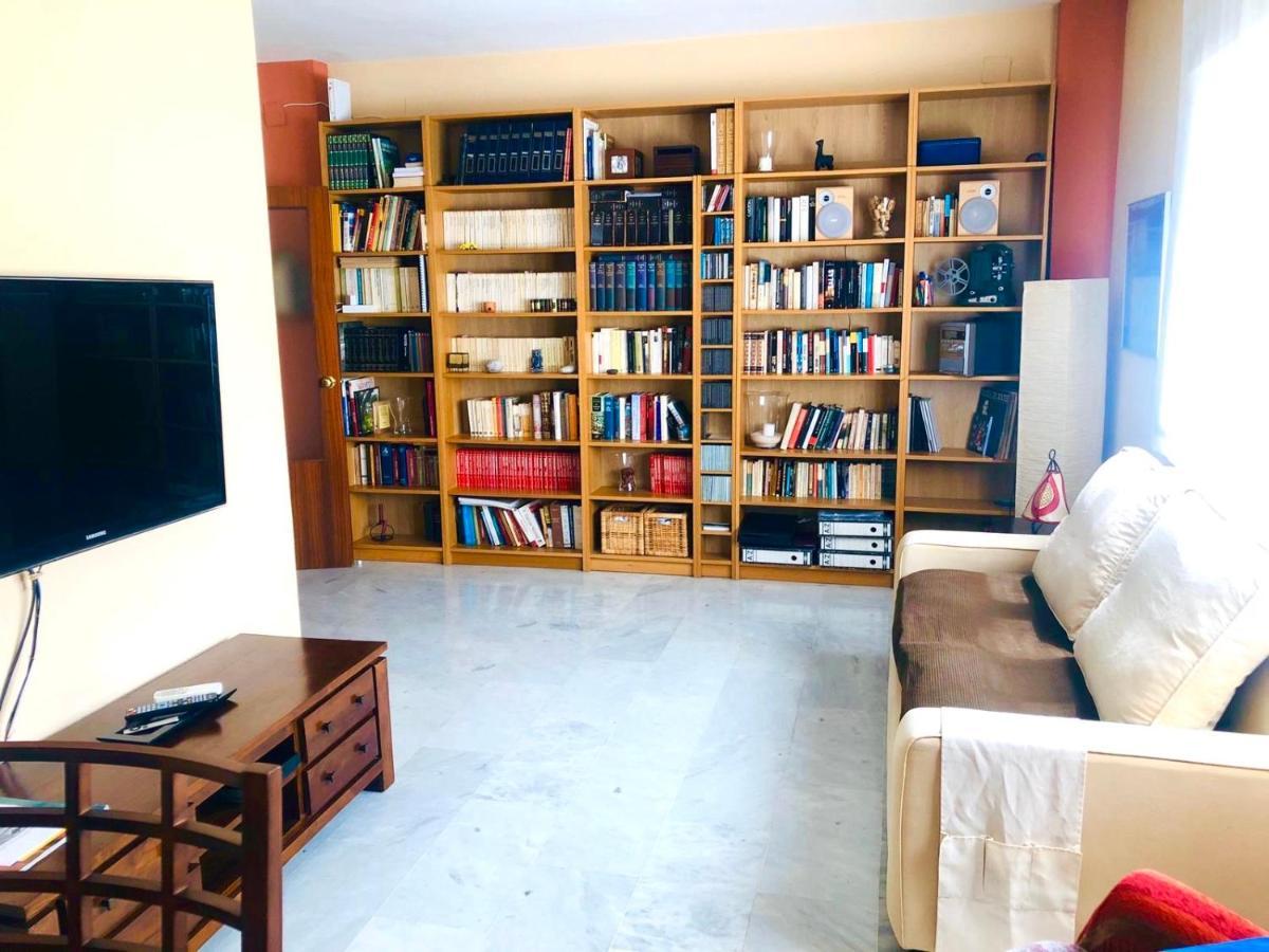 Junto A Fibes, Amplio, Luminoso, Con Piscina Y Parking Apartment
