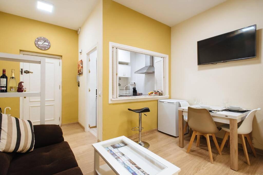 Apartment Cozy And Well Located In The Center Of Seville