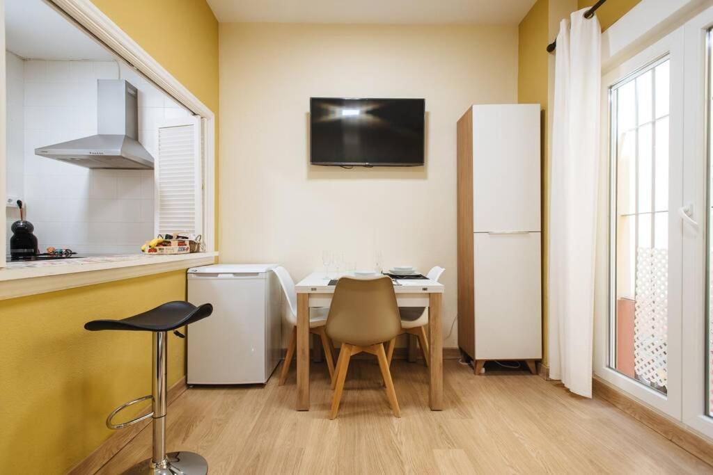 Cozy And Well Located In The Center Of *