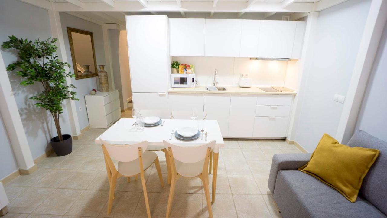 Rentalsevilla Escuelas Pias Apartment *
