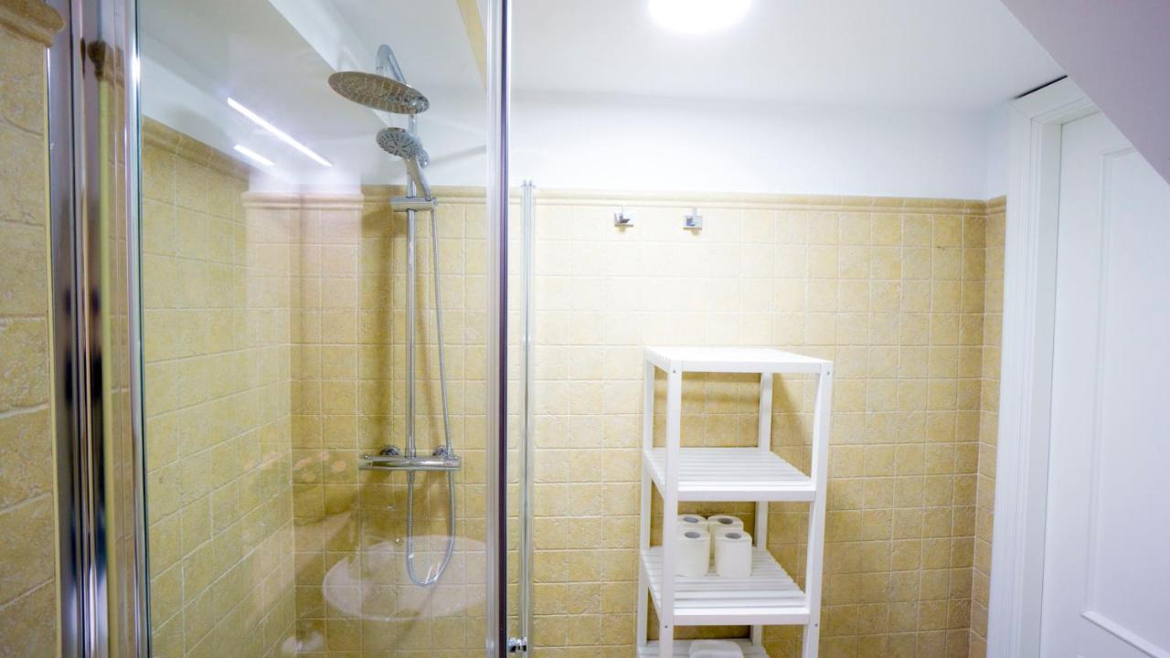Rentalsevilla Escuelas Pias Apartment Seville
