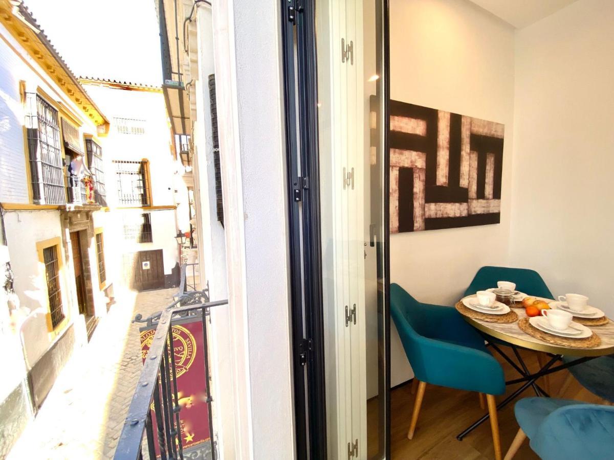 Apartment Magnificent Double Bedroom At Santa Cruz Seville