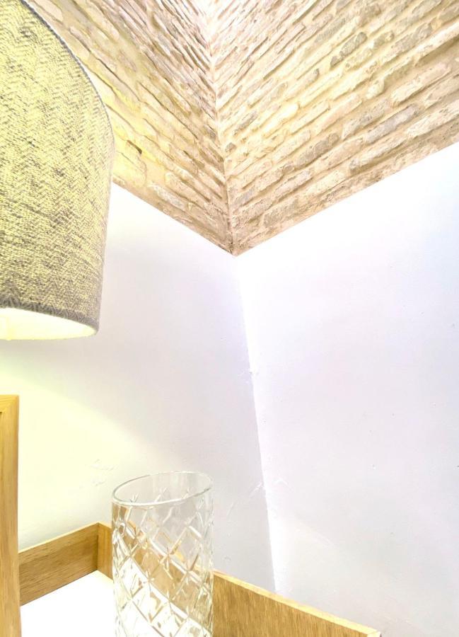 Magnificent Double Bedroom At Santa Cruz Apartment