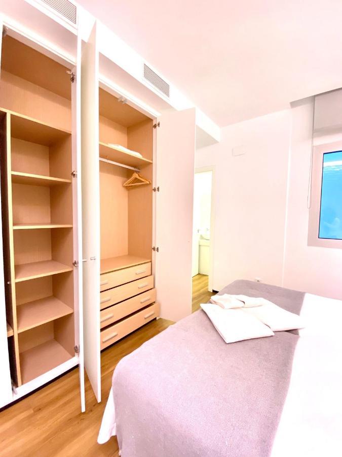 Magnificent Double Bedroom At Santa Cruz Apartment *