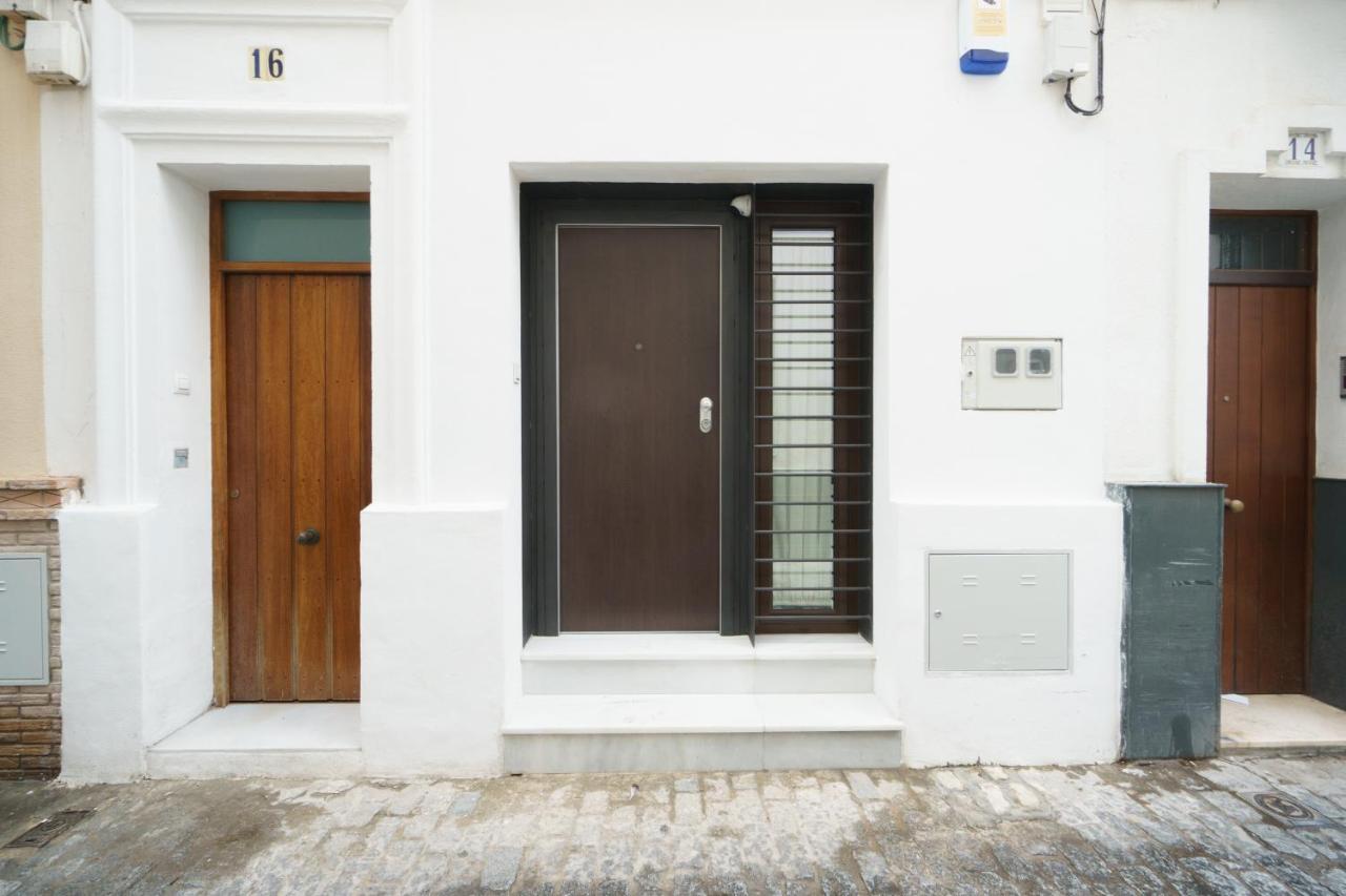 Rentalsevilla Cool & Design Apartment
