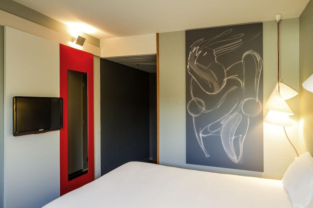 Ibis Seville