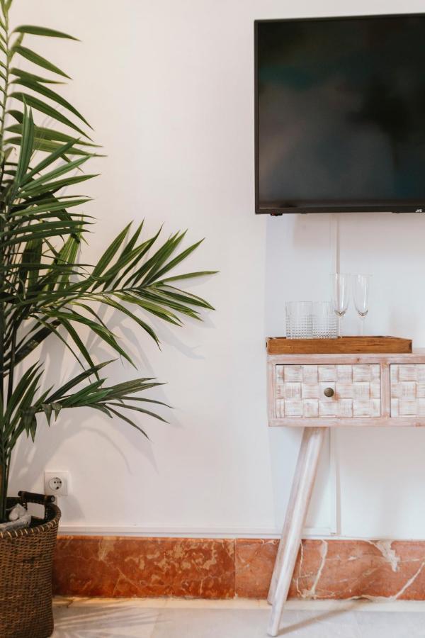 Bright And Cozy-1bd 1bth & 2bd 1bth- La Giralda Apartment *