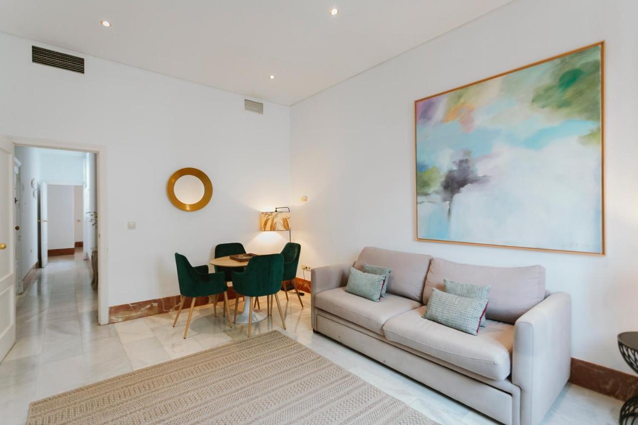 Bright And Cozy-1bd 1bth & 2bd 1bth- La Giralda Apartment