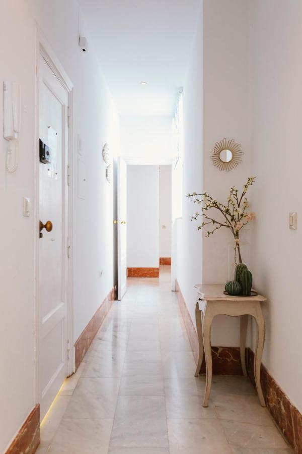 Bright And Cozy-1bd 1bth & 2bd 1bth- La Giralda *