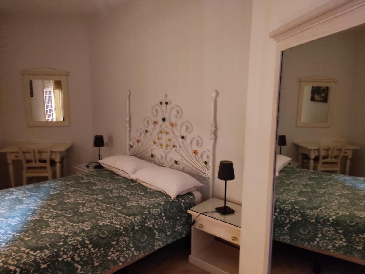 Apartamentos Sevilla Apartment *