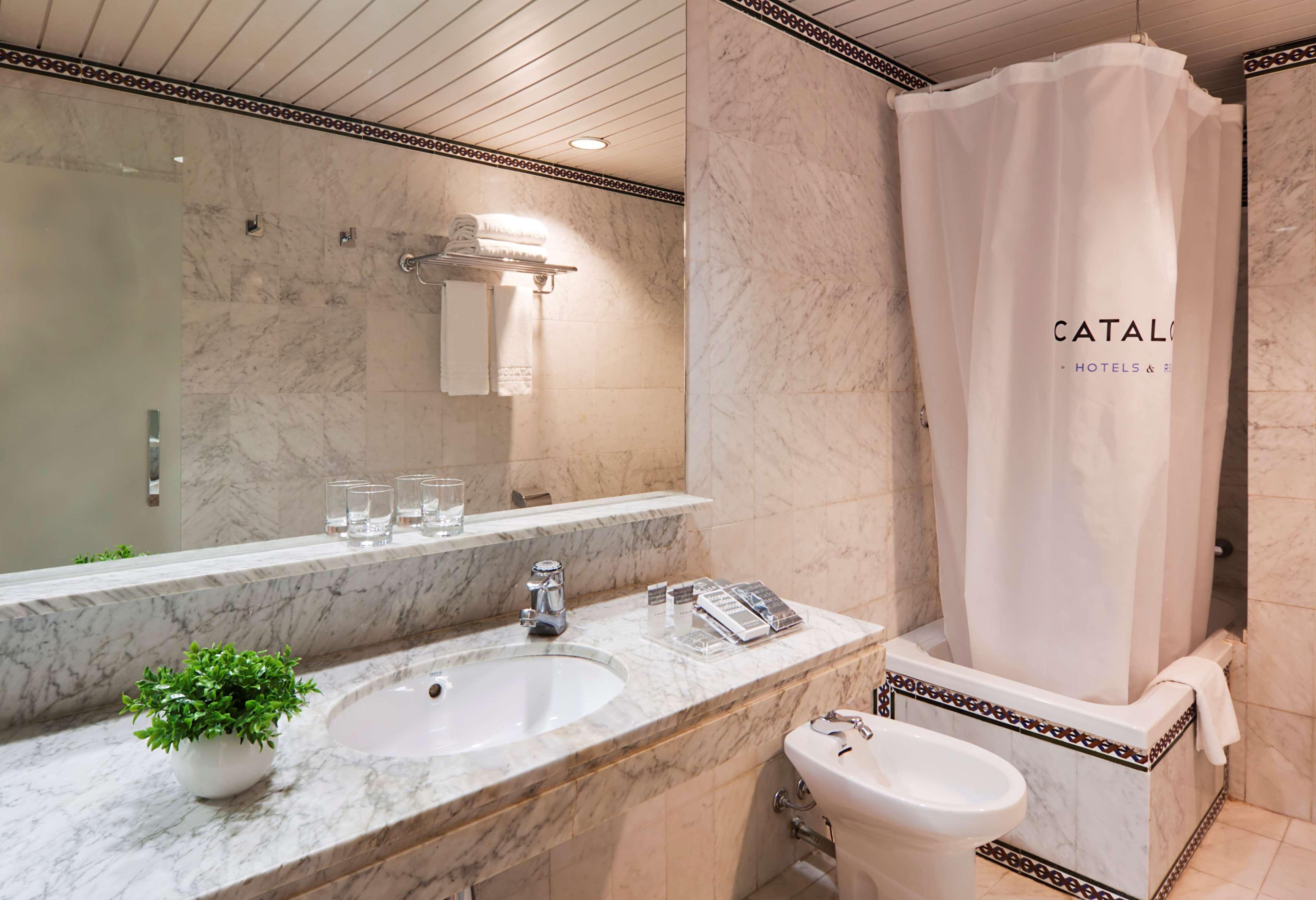Catalonia Hispalis Hotel 3*