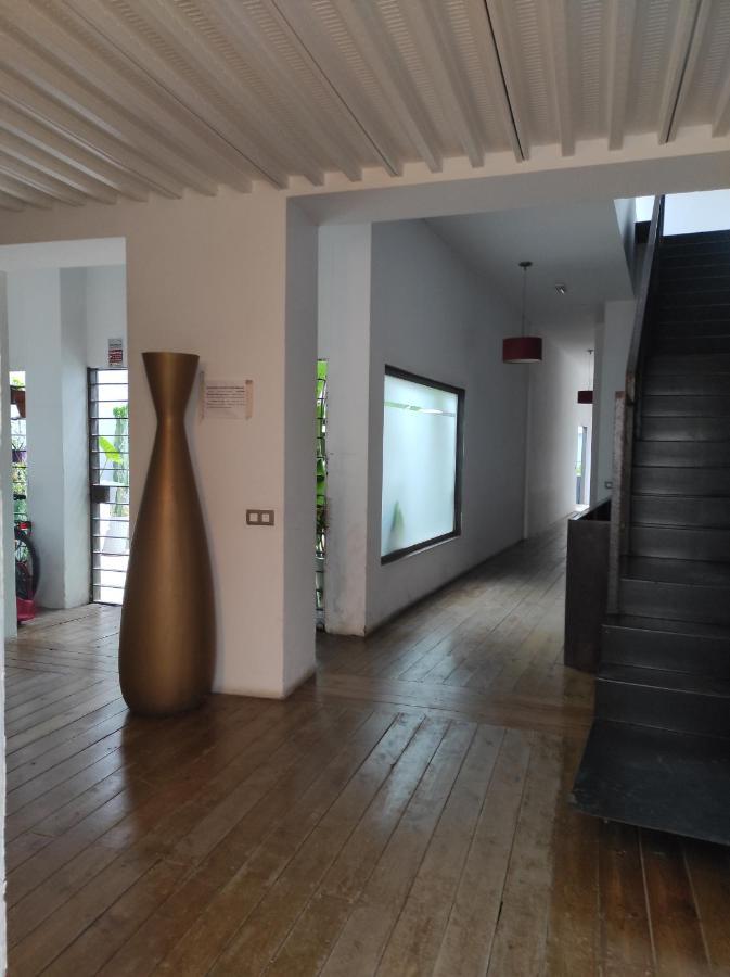 Y Bano En Planta Independiente En Centro De Habitación en casa particular Sevilla