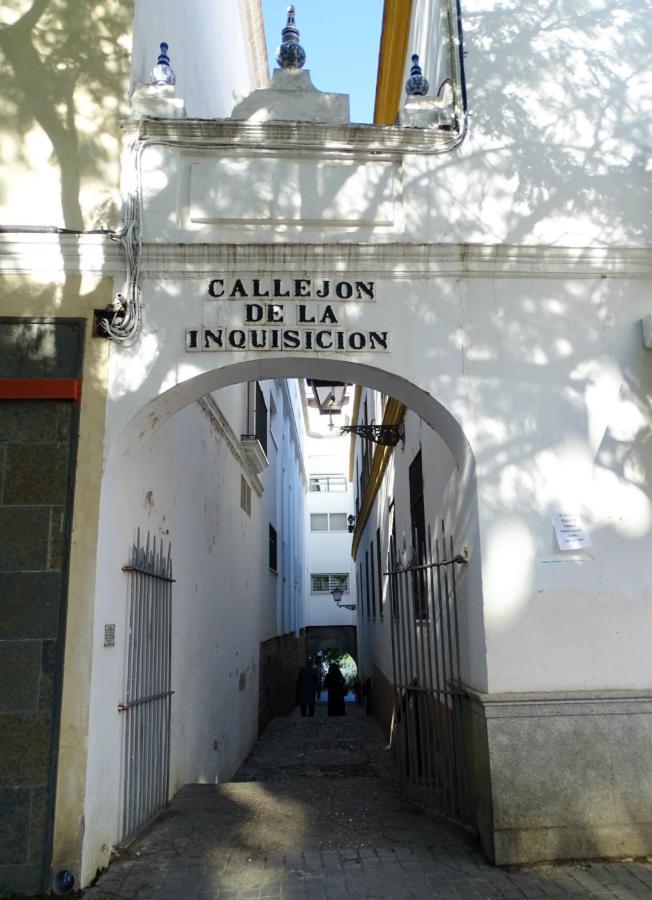 Leones Home, Parking Y Vistas Al Rio Apartamento Sevilla