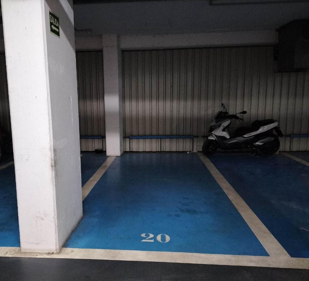 Puerta Del Principe - Free Parking Seville