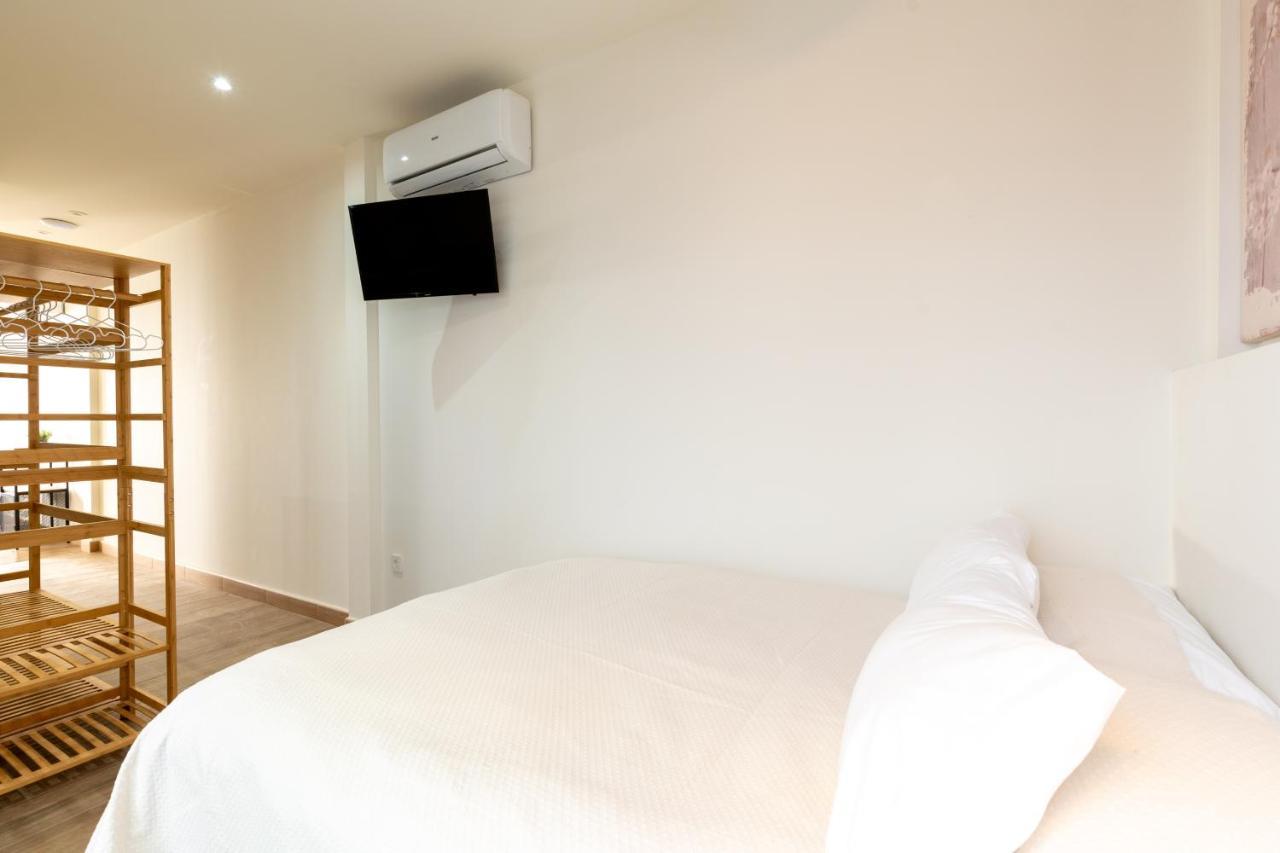 Apartamento Cervantes 17 *